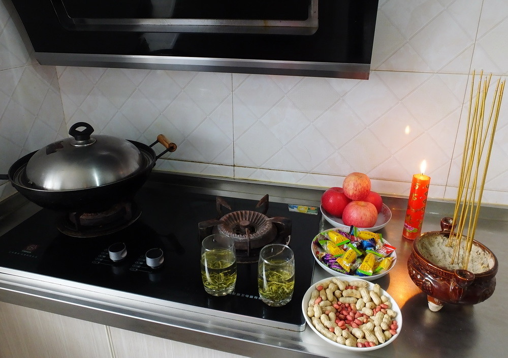 民俗·日常|小年:给灶王爷"粘嘴"的糖瓜,你准备好了吗_腾讯新闻