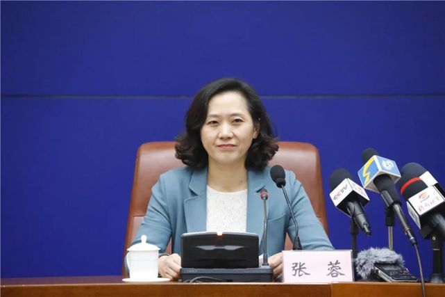 新冠肺炎疫情防控应急指挥领导小组综合协调组组长张蓉通报了本次疫情