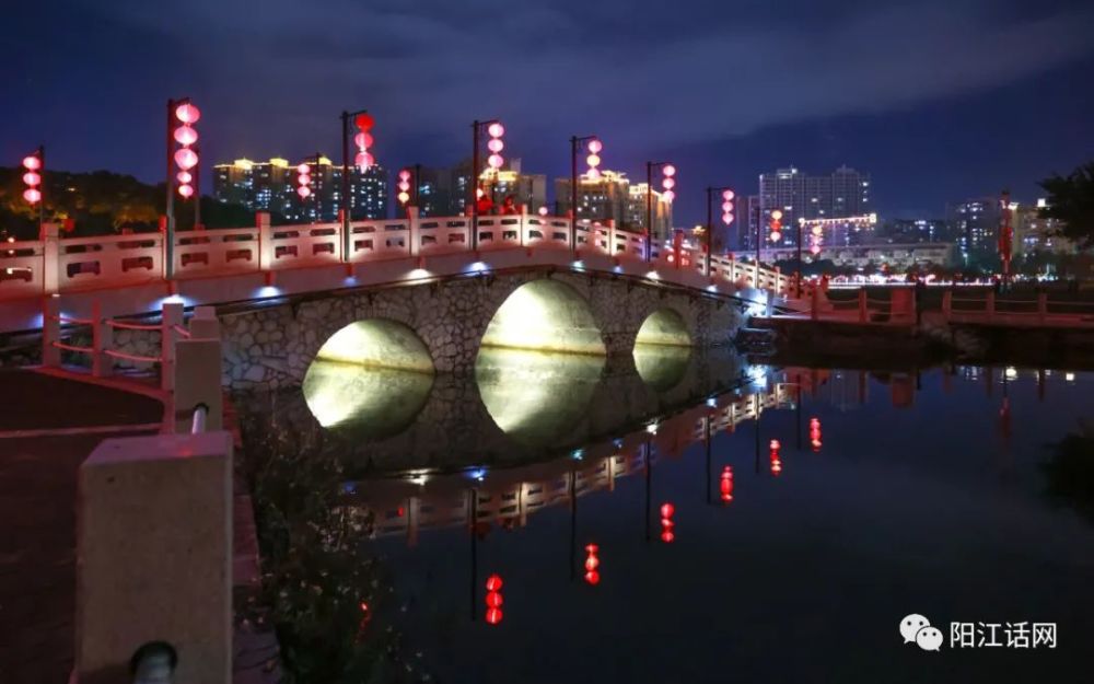 阳江市鸳鸯湖公园夜景惊艳梦幻浓浓年味