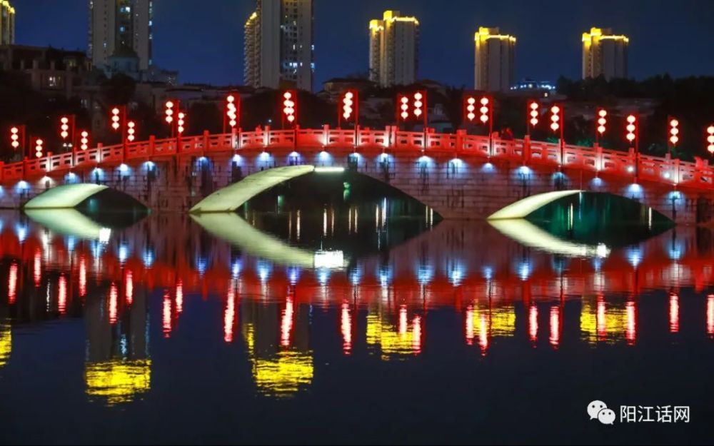 阳江市鸳鸯湖公园夜景惊艳梦幻浓浓年味