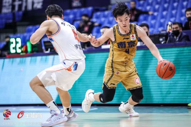 邬挺嘉1768再创新高皇甫承轩完成cba生涯首秀