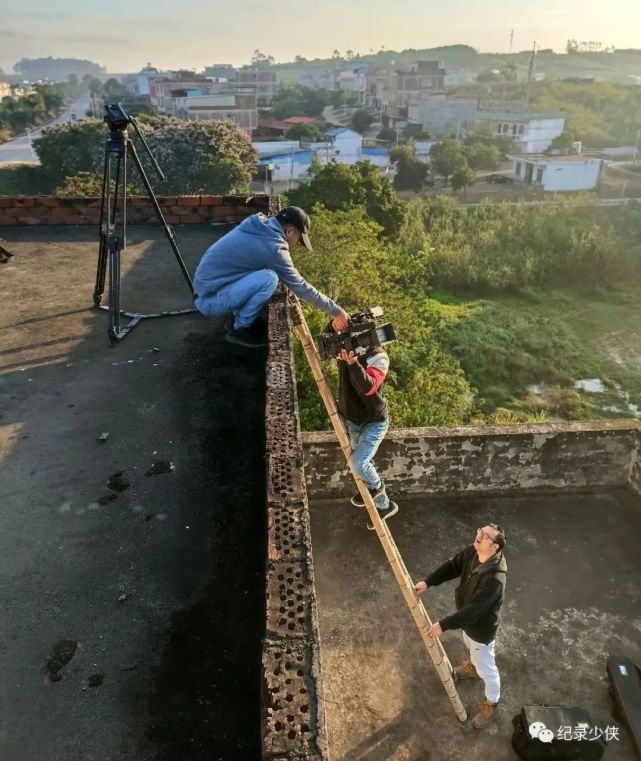 拍攝村民種植沃柑何漢立與張凱的背影廣西扶綏縣東門鎮舊城村