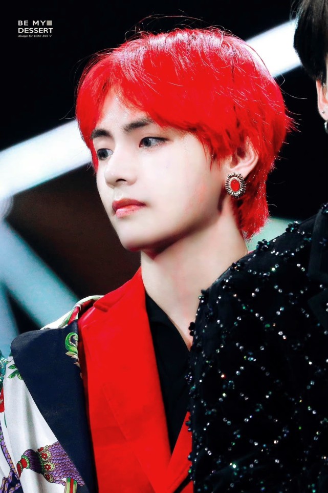 红发男爱豆,就是要红红火火