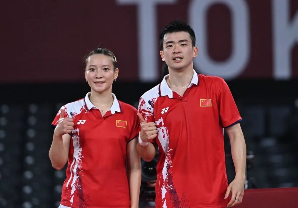 中国羽毛球队日前在三个双打项目中进行