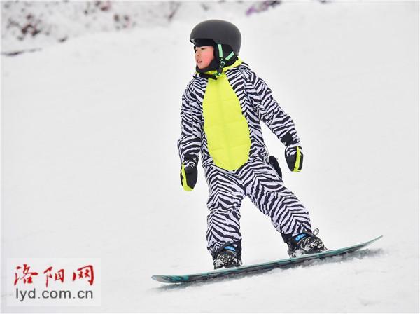 李为 滑雪图片