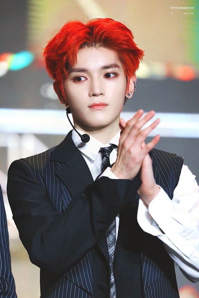 红发男爱豆,就是要红红火火