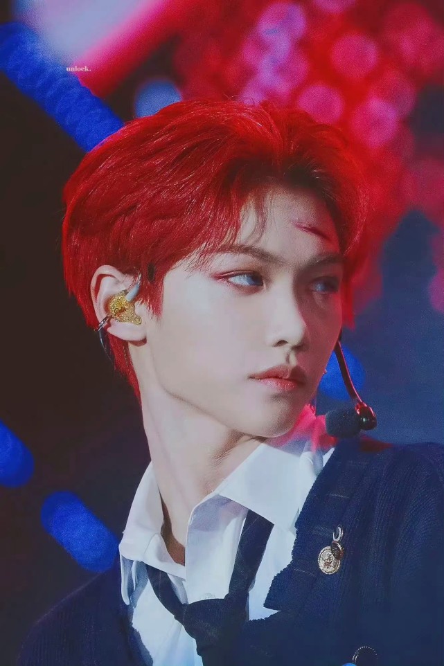 红发男爱豆,就是要红红火火