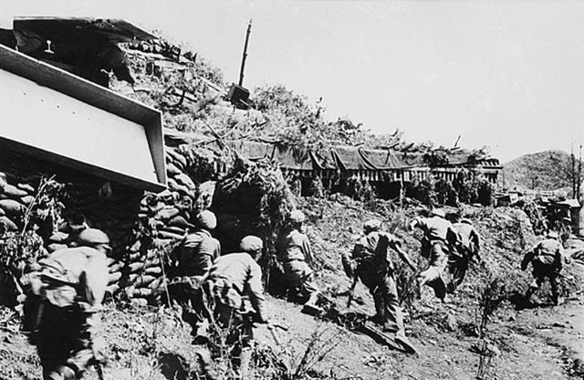 1953年7月13日志愿军发起了金城战役.