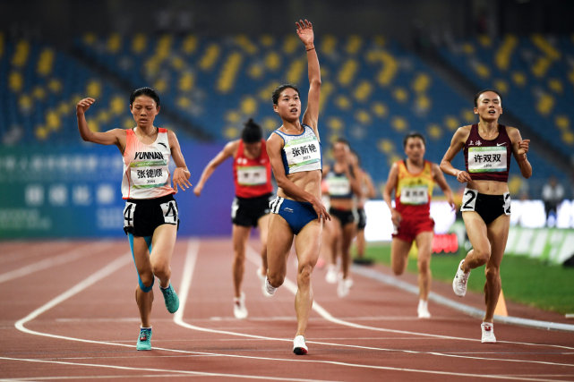 2021年度十佳女子中长跑运动员张新艳