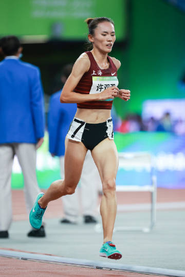 2021年度十佳女子中长跑运动员许双双