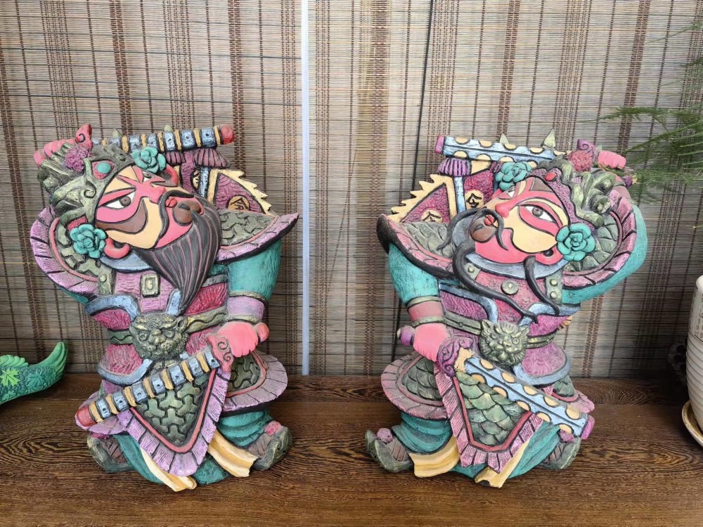 除了彩塑创作,陈玉录也致力于彩塑文化的推广和普及,全国各地不少年轻