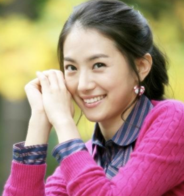 《放羊的星星》夏之星扮演者刘荷娜近照爆出,网友:没有一个地方像