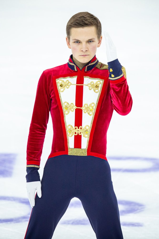 俄罗斯花滑男单选手科尔亚达出发前确诊新冠梦碎北京冬奥