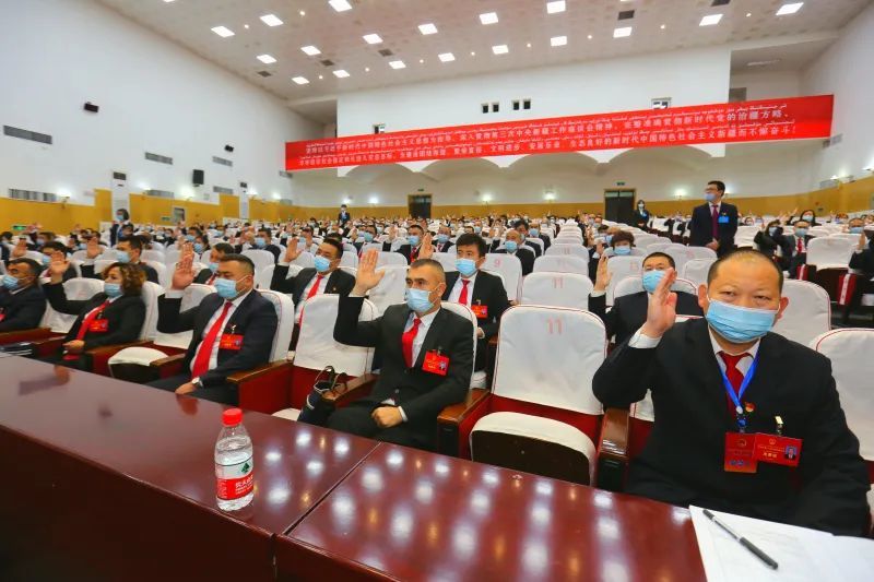 夏治国同志当选伊宁市人民政府副市长