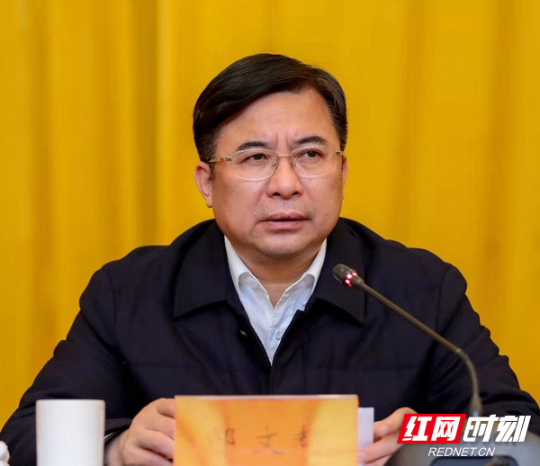 曾超群主持 尹华凯戴德清梁立坚等出席坚决守护好一江碧水树牢生态