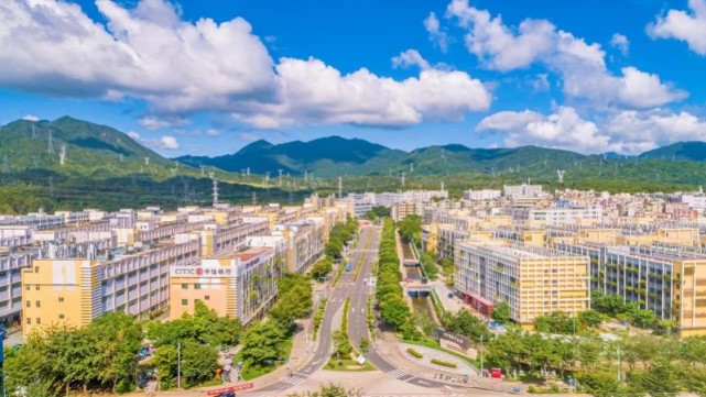 大鹏新区生命科学产业园(以下简称"生命科学产业园")成功获批,实现了
