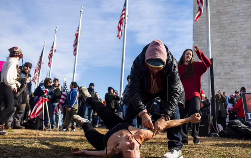 美国红脖子反疫苗到疯魔