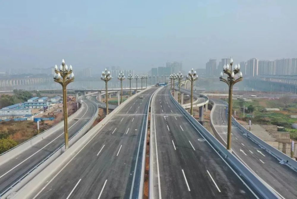 南充将军路嘉陵江大桥已进入收尾阶段