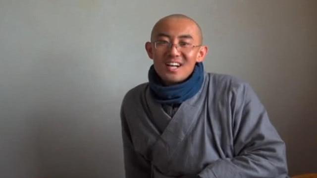 男子感情受挫五台山剃头出家母亲送别热泪盈眶你走了谁管我