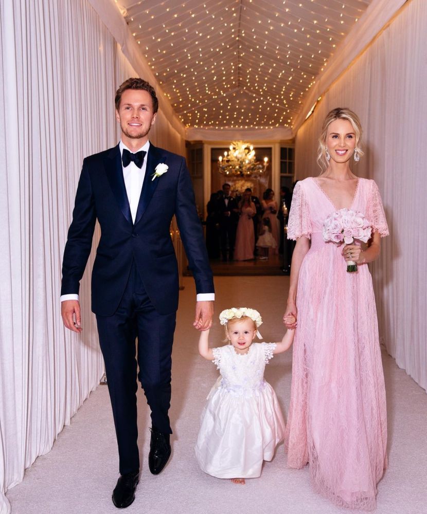 要说希尔顿家族中最没出息的成员,帕里斯·希尔顿最小的弟弟,今年27岁