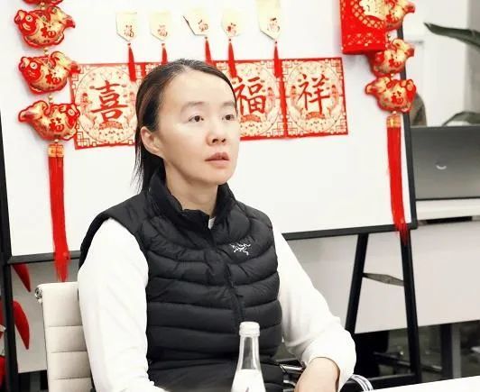 西藏首富朱林瑶"惊鸿一瞥":股价狂泻66%,涉湖南中烟反腐风暴_腾讯新闻