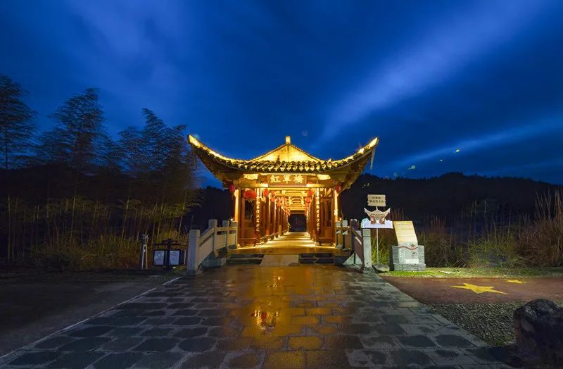 韩承伟 摄刘可升 摄金坑红色小镇散发着  别样的