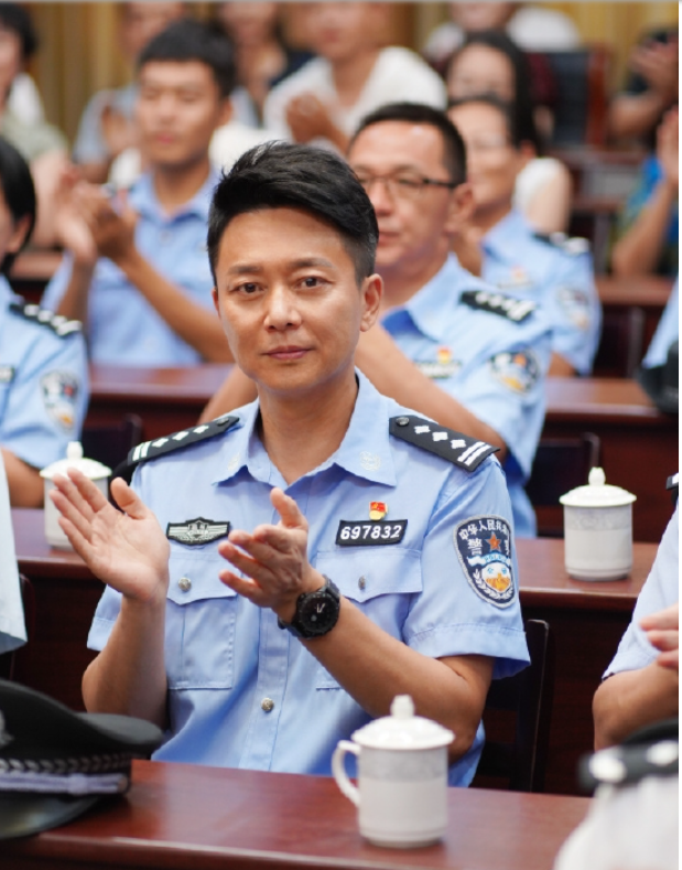 刘奕君饰演警察图片