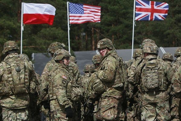 美国防部考虑向东欧增派8500人，白宫澄清：拜登没兴趣向乌克兰派兵五年级英语上册课本