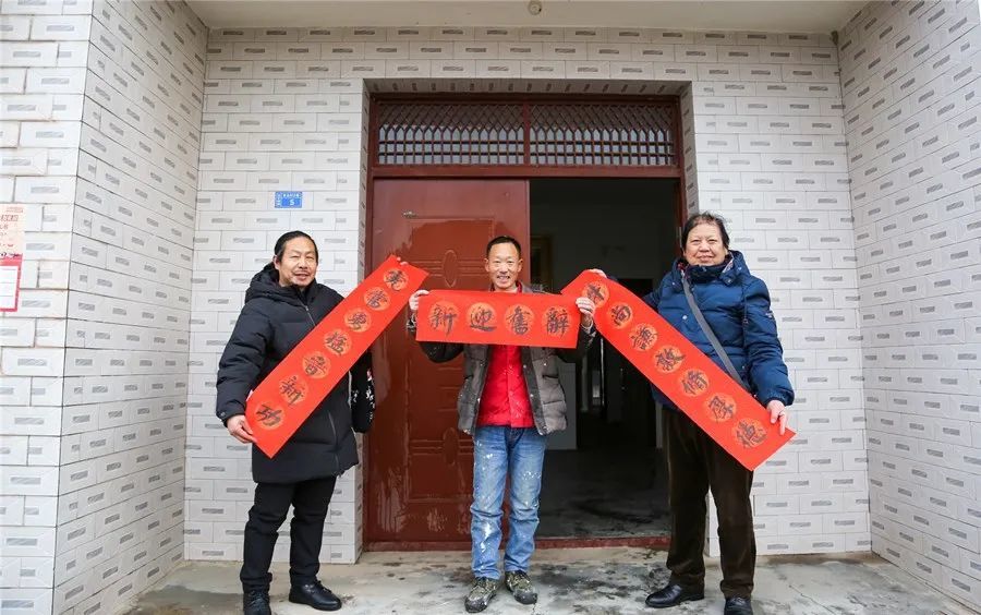 热点｜送春联啦～把祝福带回家！_腾讯新闻