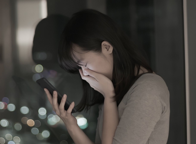 同事对我死缠烂打,我无奈给他老婆打电话,对方反倒说我是狐狸精_腾讯