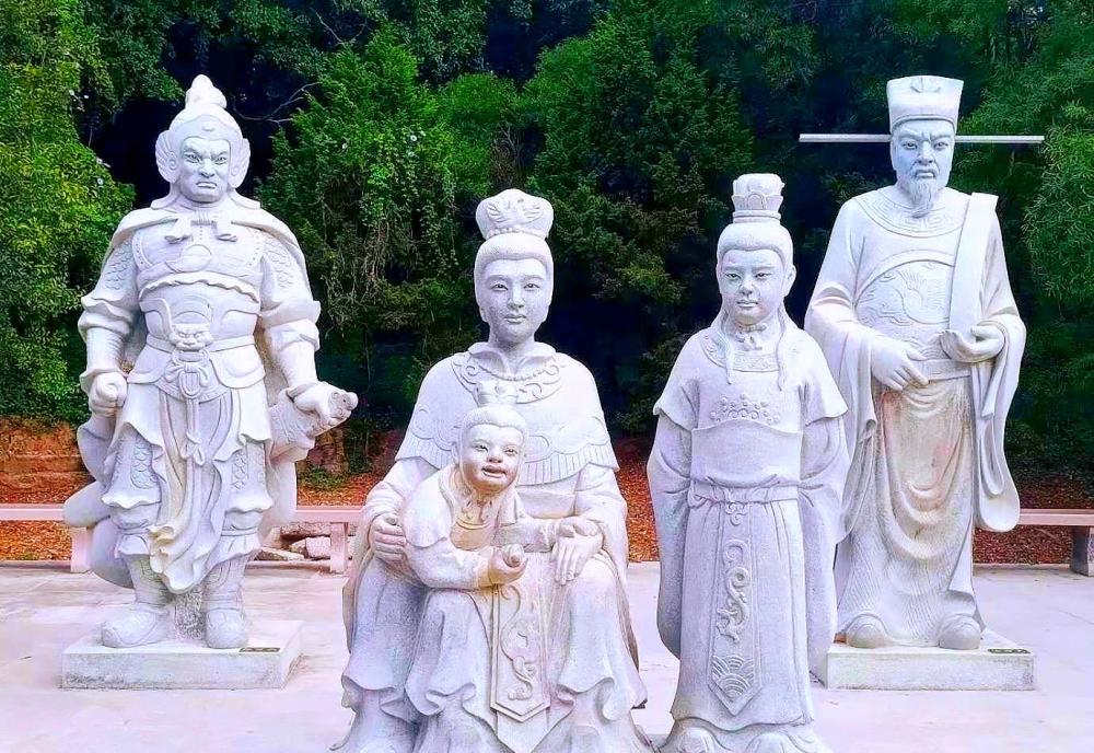 陆秀夫这样的民族英雄值得我们后人尊敬参考资料:《宋史》