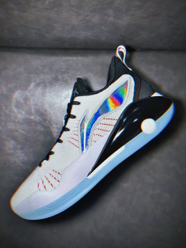 李宁驭帅15低帮版多配色正式曝光驭帅系列正在向平民篮球鞋转化