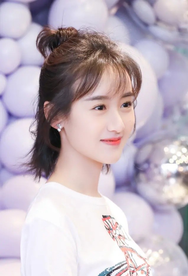 8位29岁女星人气排名古力娜扎仅第四到底是谁抢了杨紫的第一名