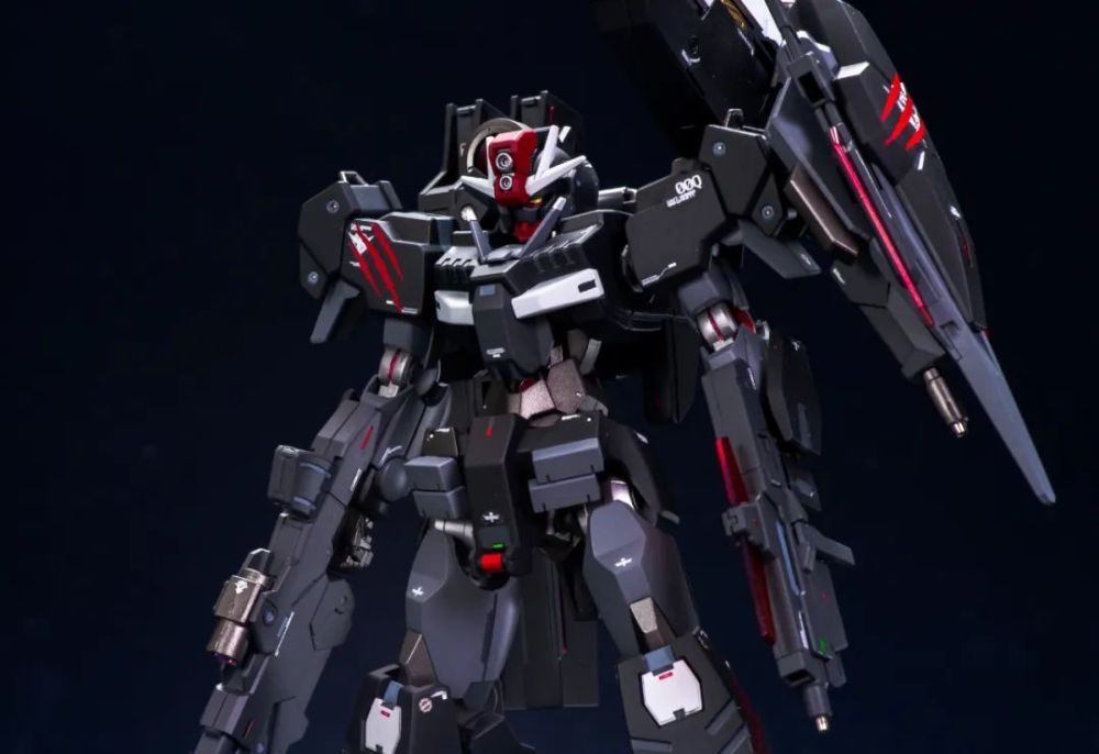 肩上带爪痕hg00q指挥官型反派风格改造