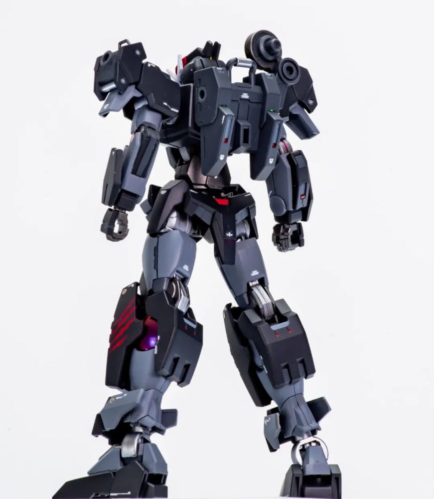 肩上带爪痕hg00q指挥官型反派风格改造