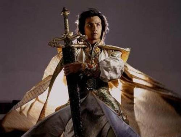 15年前的武侠玄幻剧,不比《雪中悍刀行》差,讲的是"剑"的故事