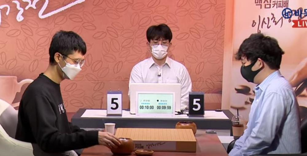 125围棋赛事麦馨杯卞相壹申旻埈双双晋级16强最强棋士战等