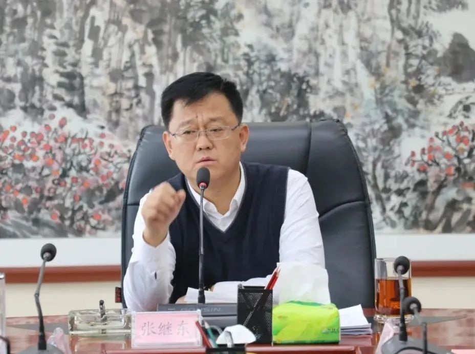 樊宝峰,薛宇航分别进行点评,肯定工作成绩,指出存在问题,并就下一步