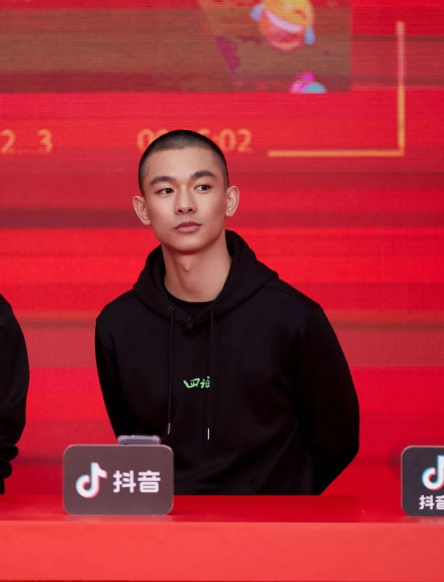 张宥浩电影四海大年初一上映