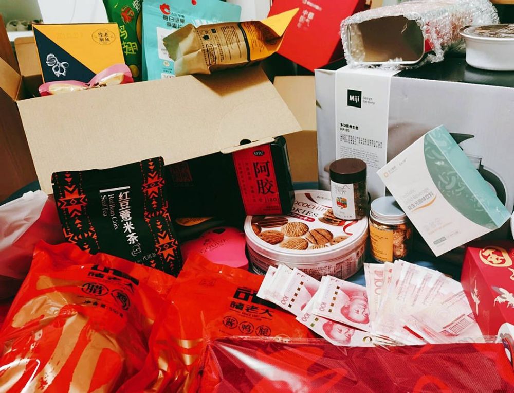 网友们晒公司发的年货,差距好大,感叹:老板一个比一个实在_腾讯新闻