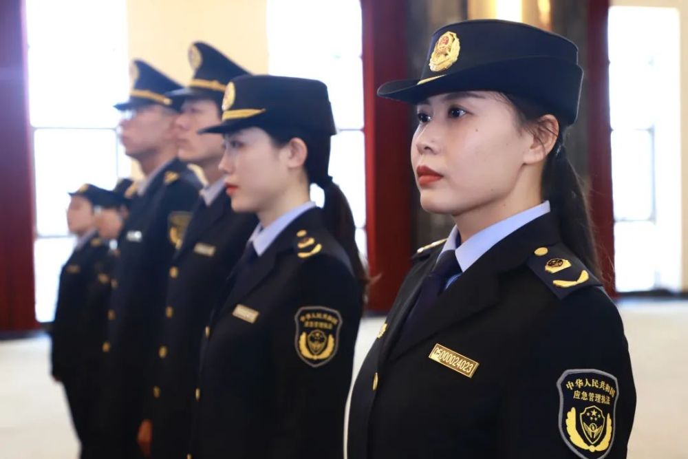 今天自治区应急管理厅统一执法队伍着装啦