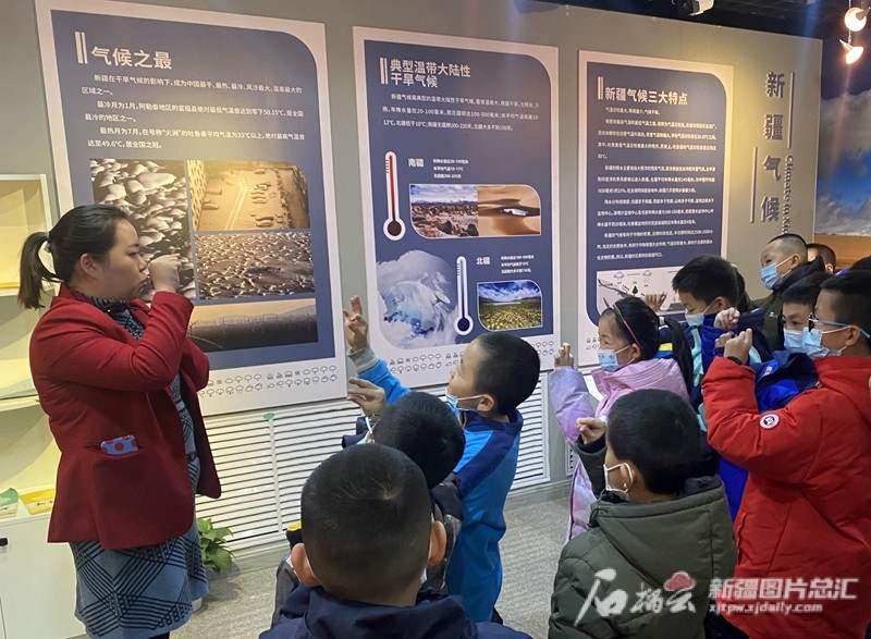 還來到新疆自然博物館,新疆古生態園汗血馬基地,新疆科技館,新疆地礦