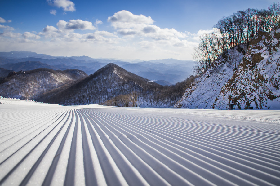 首批國家級滑雪旅遊度假地穿林海跨雪原賞民俗