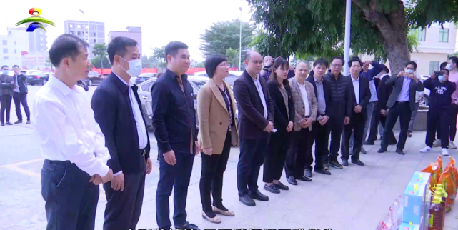 当天下午,市委常委,副市长许彩娟,团市委书记陈俊宇