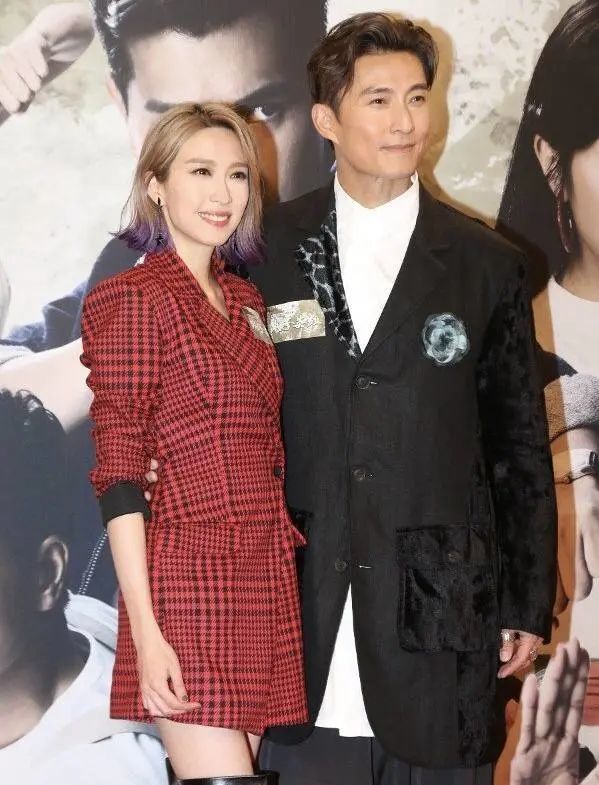 不过唐诗咏,姚子羚以及陈山聪等人的到场,也算是诚意满满,他们在现场