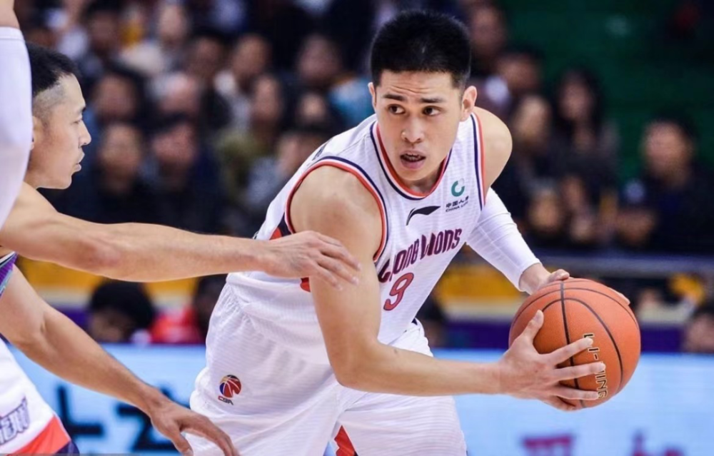 陈盈骏的成长故事宝岛篮球的领军人物大器晚成的广州保罗