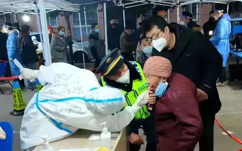 10组照片记录西安抗疫感动时刻