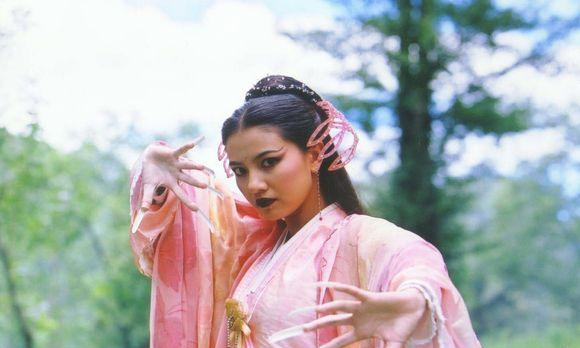 倚天中黄衫女子最后嫁给谁