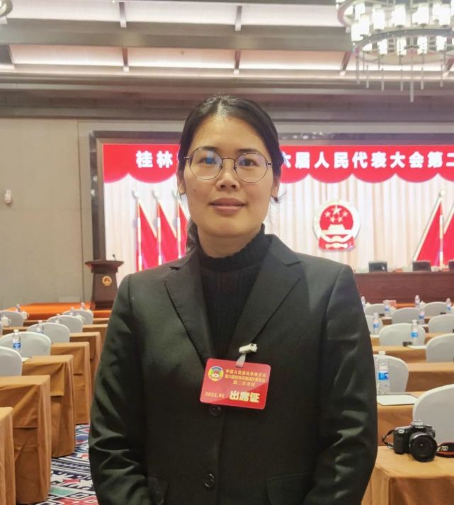 委员心声区政协委员何雪梅加大产品创新开发力度助力雁山产业振兴提质