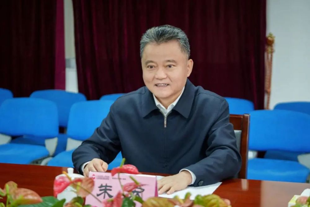 广东省卫生健康委党组书记主任朱宏到省第二中医院看